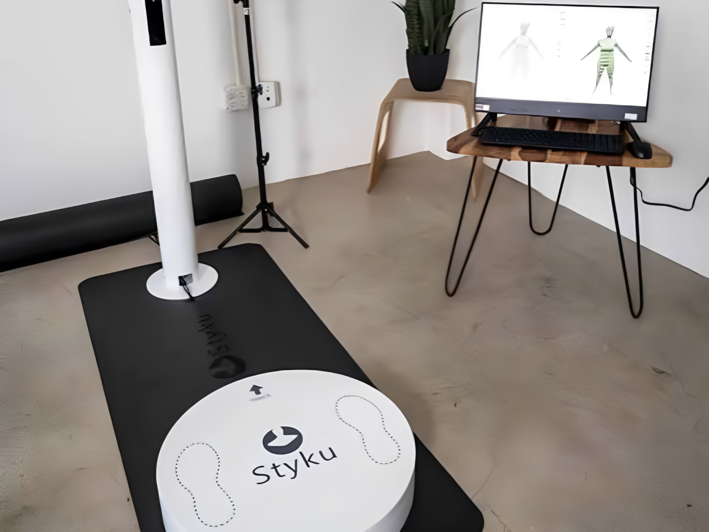 Styku body scanner with monitor setup.