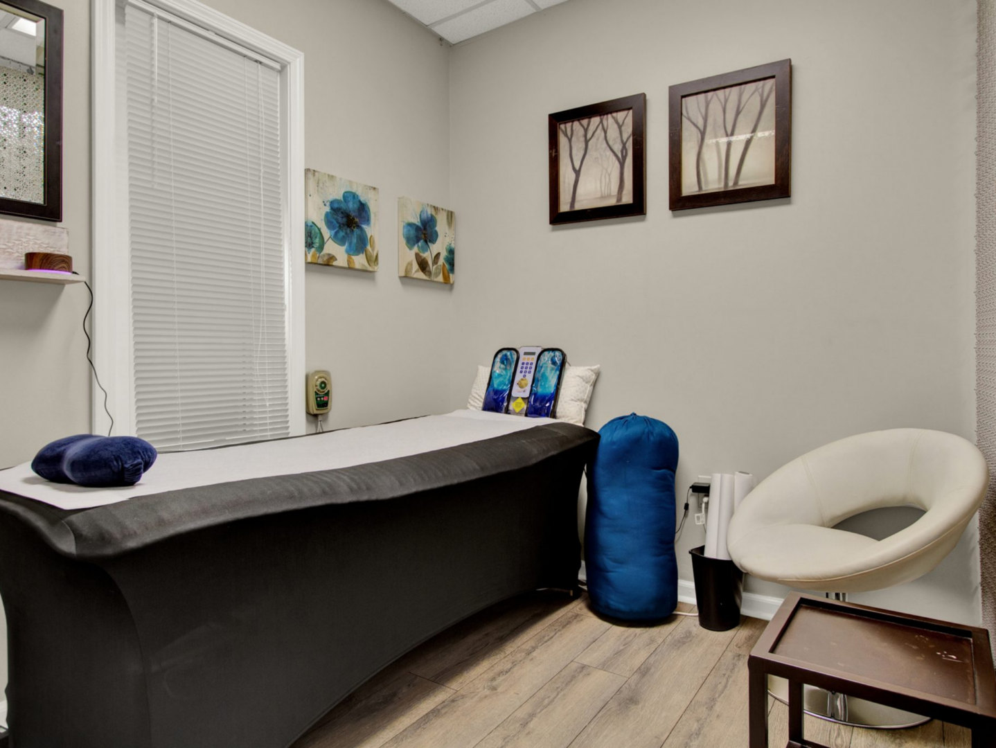 Massage therapy room with modern decor